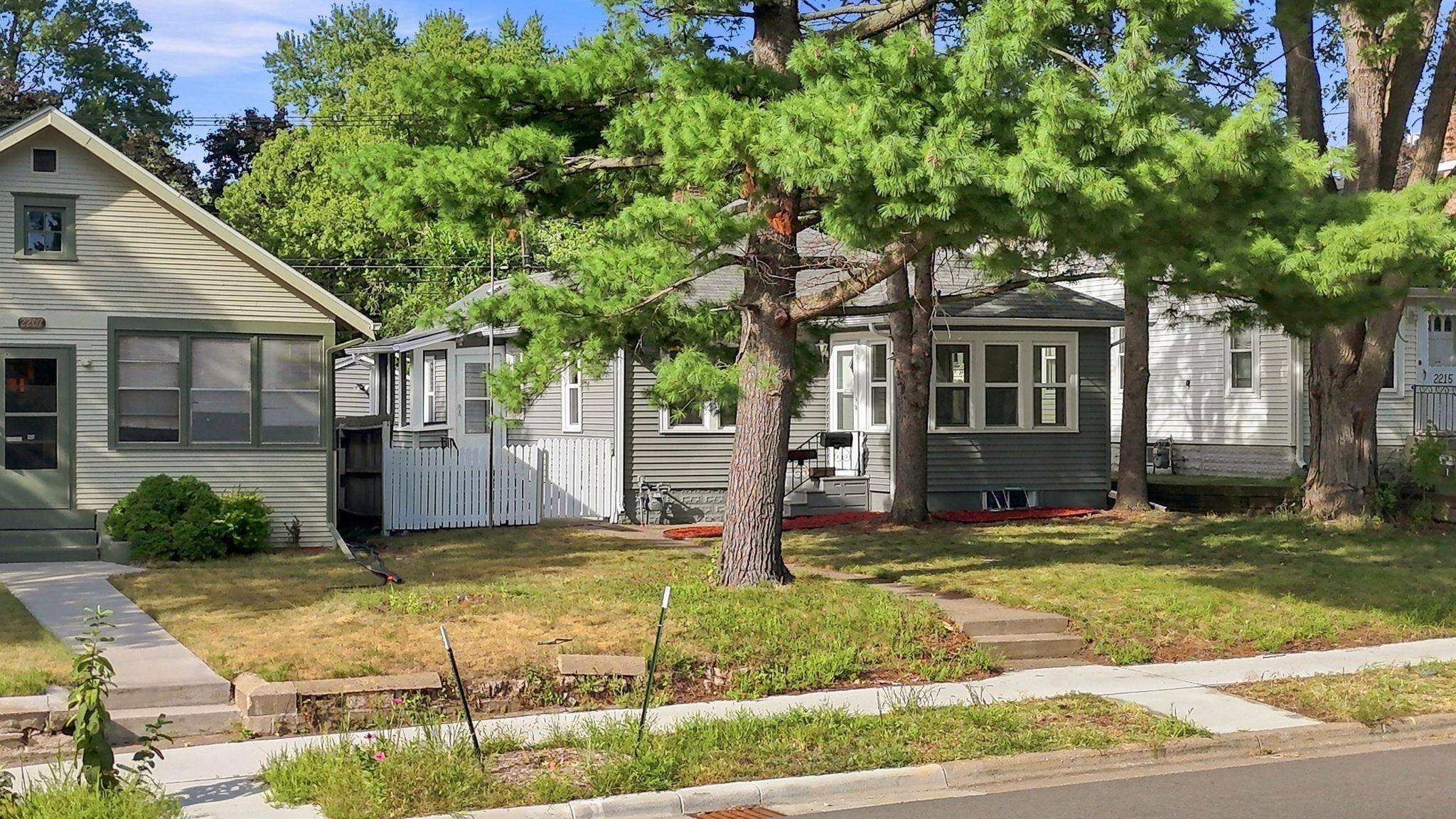 2211 Minnehaha AVE E, Saint Paul, MN 55119