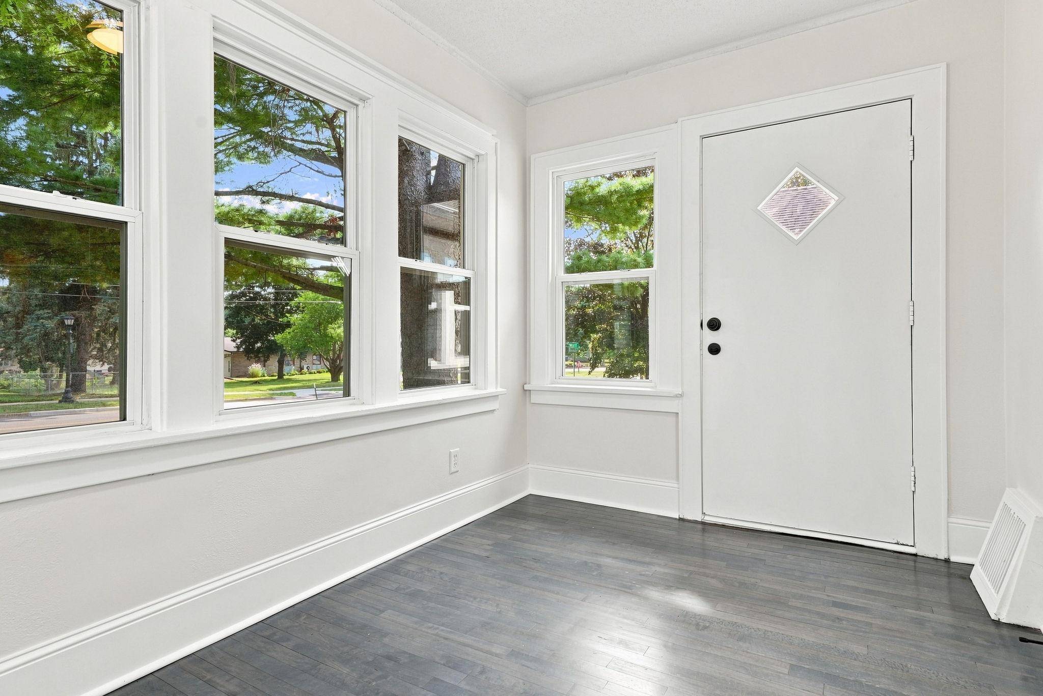 2211 Minnehaha AVE E, Saint Paul, MN 55119