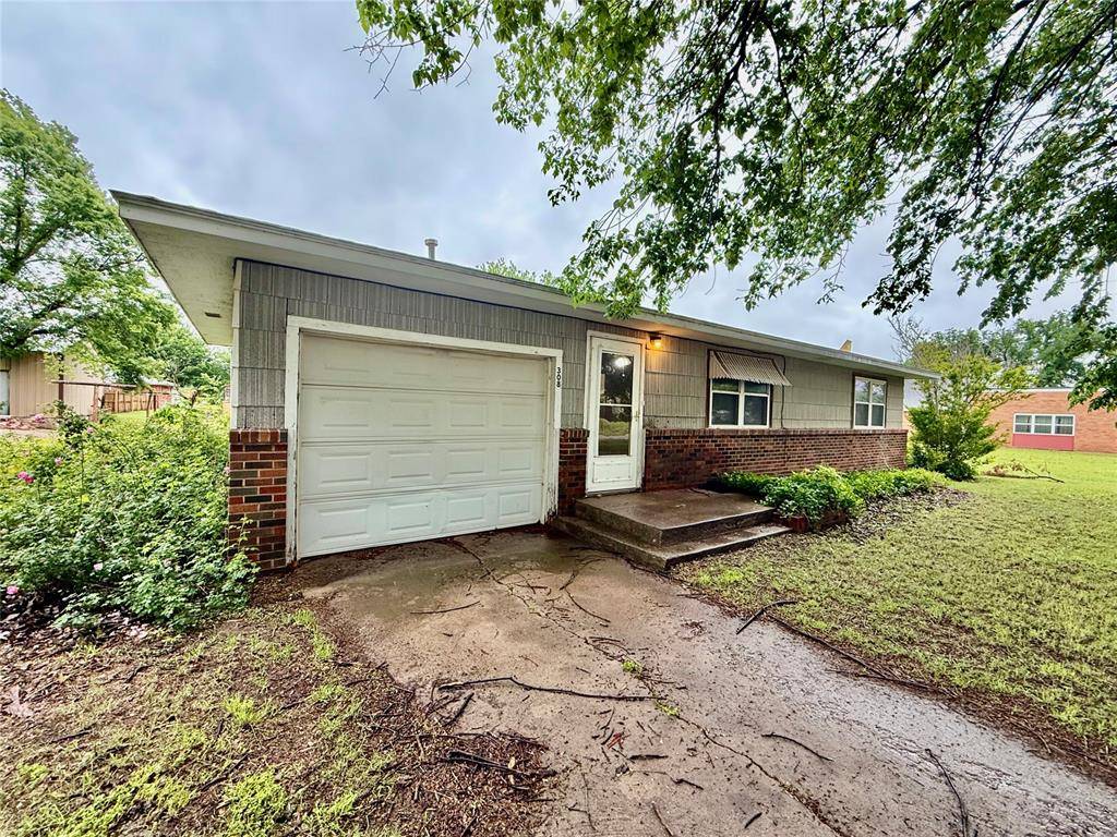 308 S Magnolia AVE, Erick, OK 73645