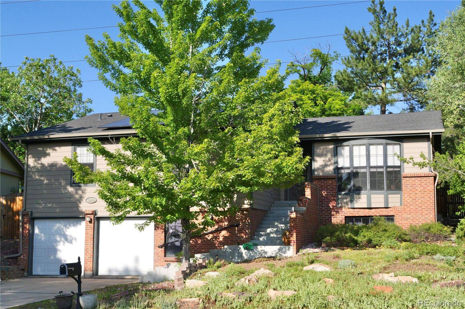 3040 S Roslyn ST, Denver, CO 80231