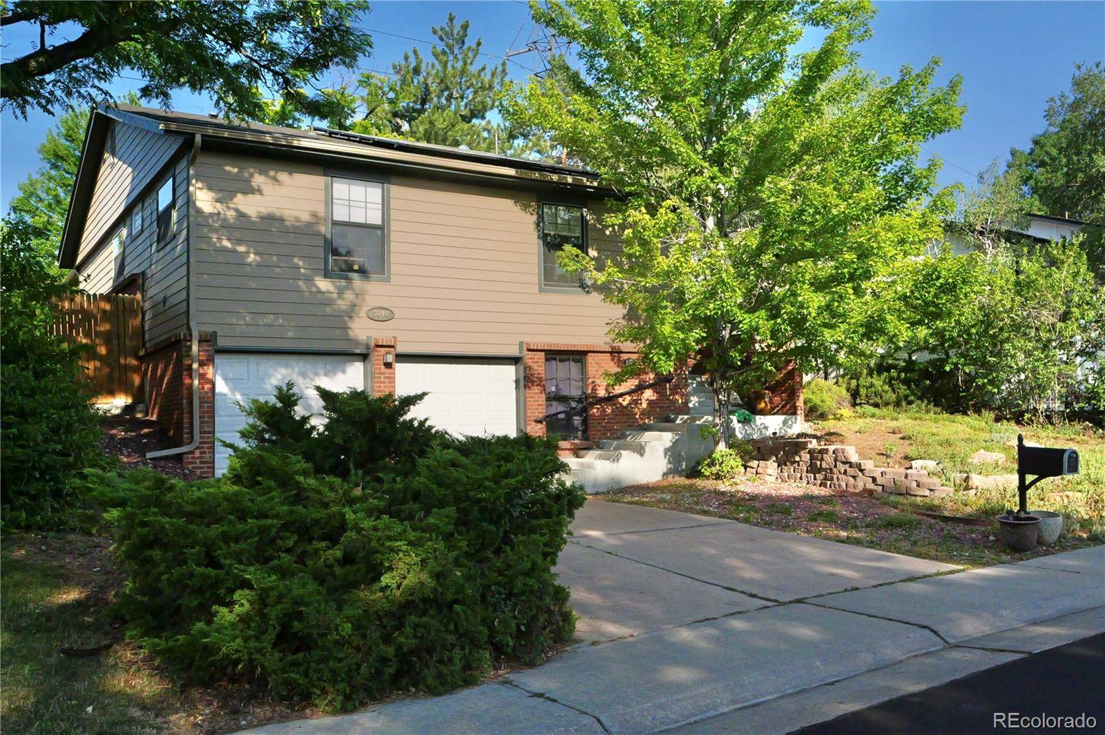 3040 S Roslyn ST, Denver, CO 80231
