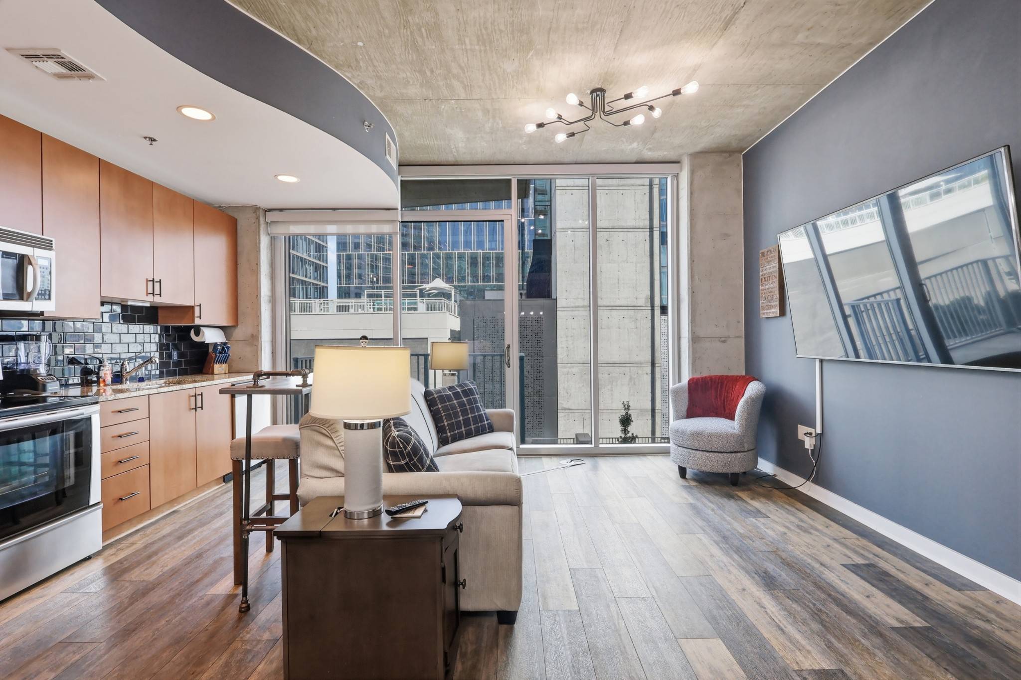 301 Demonbreun St #812, Nashville, TN 37201