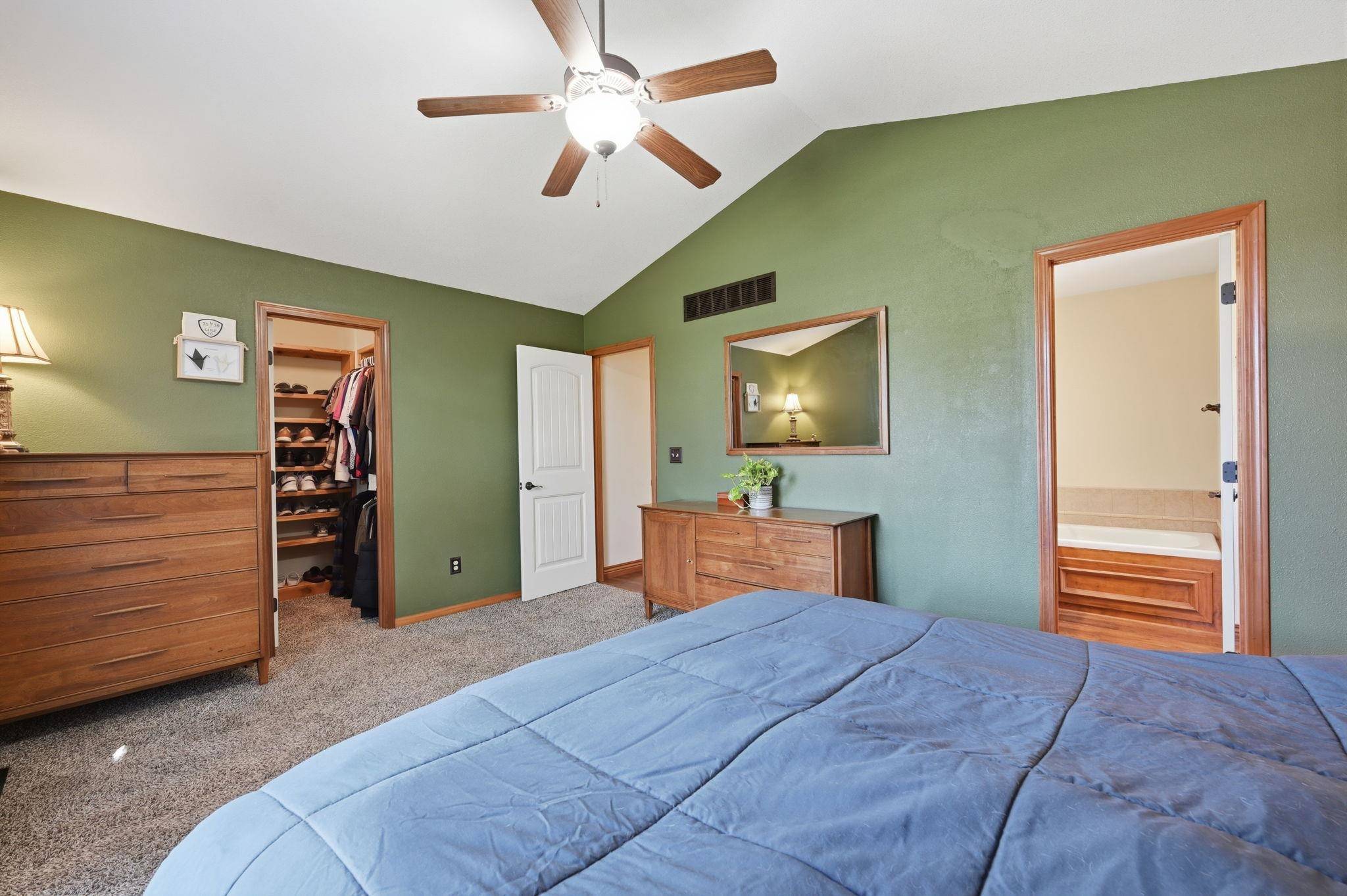 200 E Stone Path, Derby, KS 67037