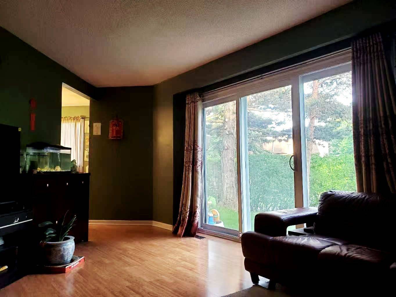 1180 Mississauga Valley BLVD #100, Mississauga, ON L5A 3M9