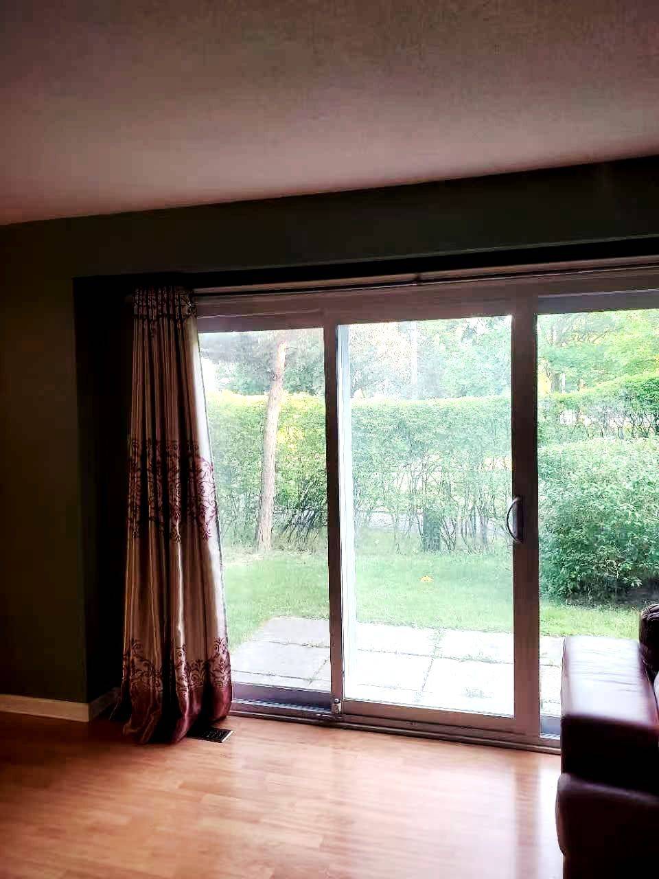 1180 Mississauga Valley BLVD #100, Mississauga, ON L5A 3M9