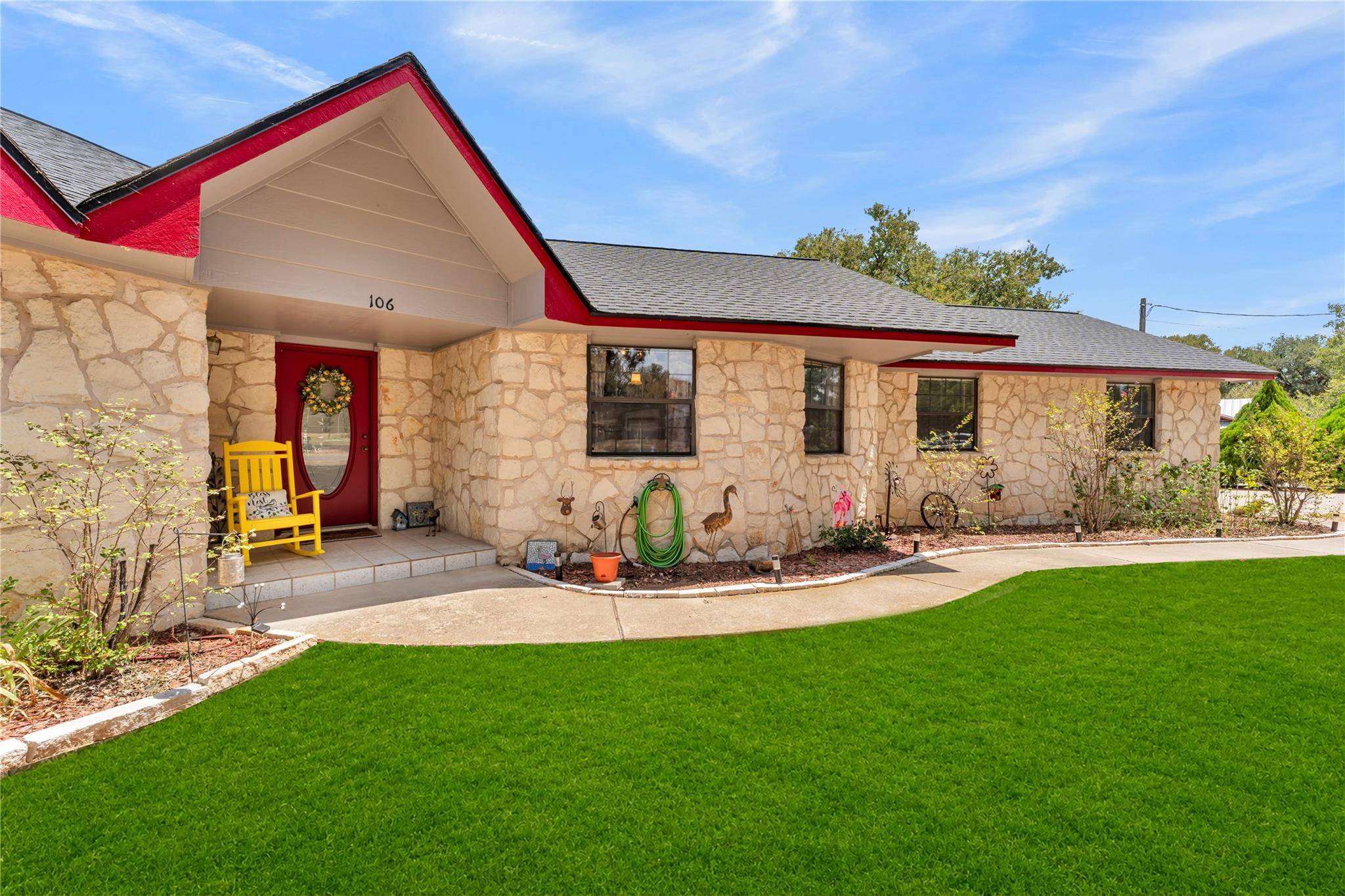 106 N Greenwood DR, Buchanan Dam, TX 78609