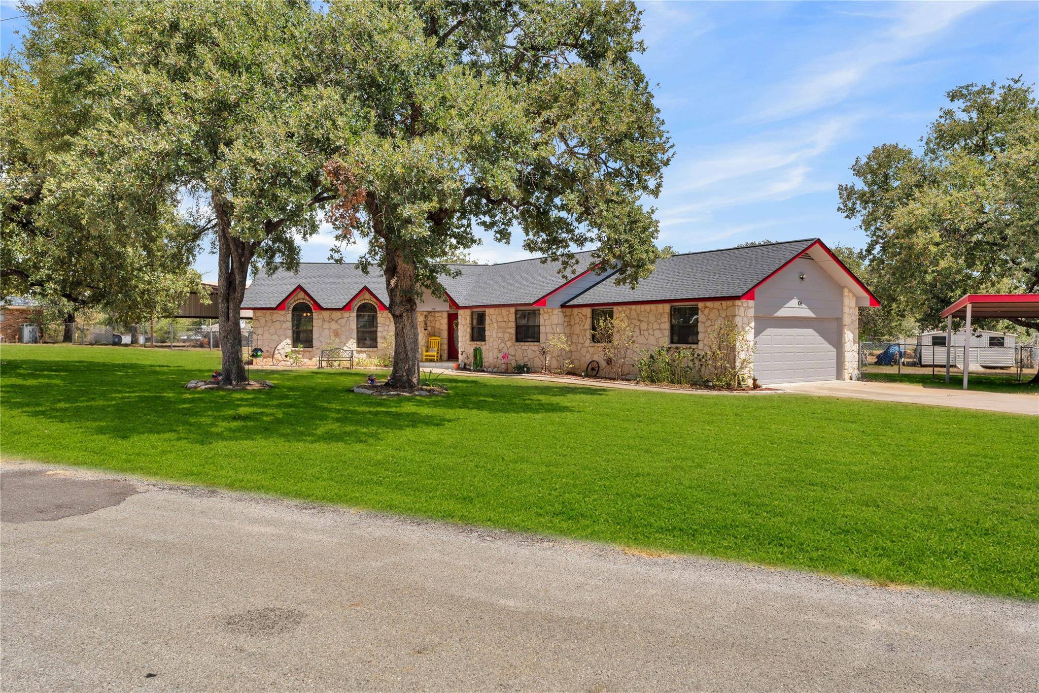 106 N Greenwood DR, Buchanan Dam, TX 78609
