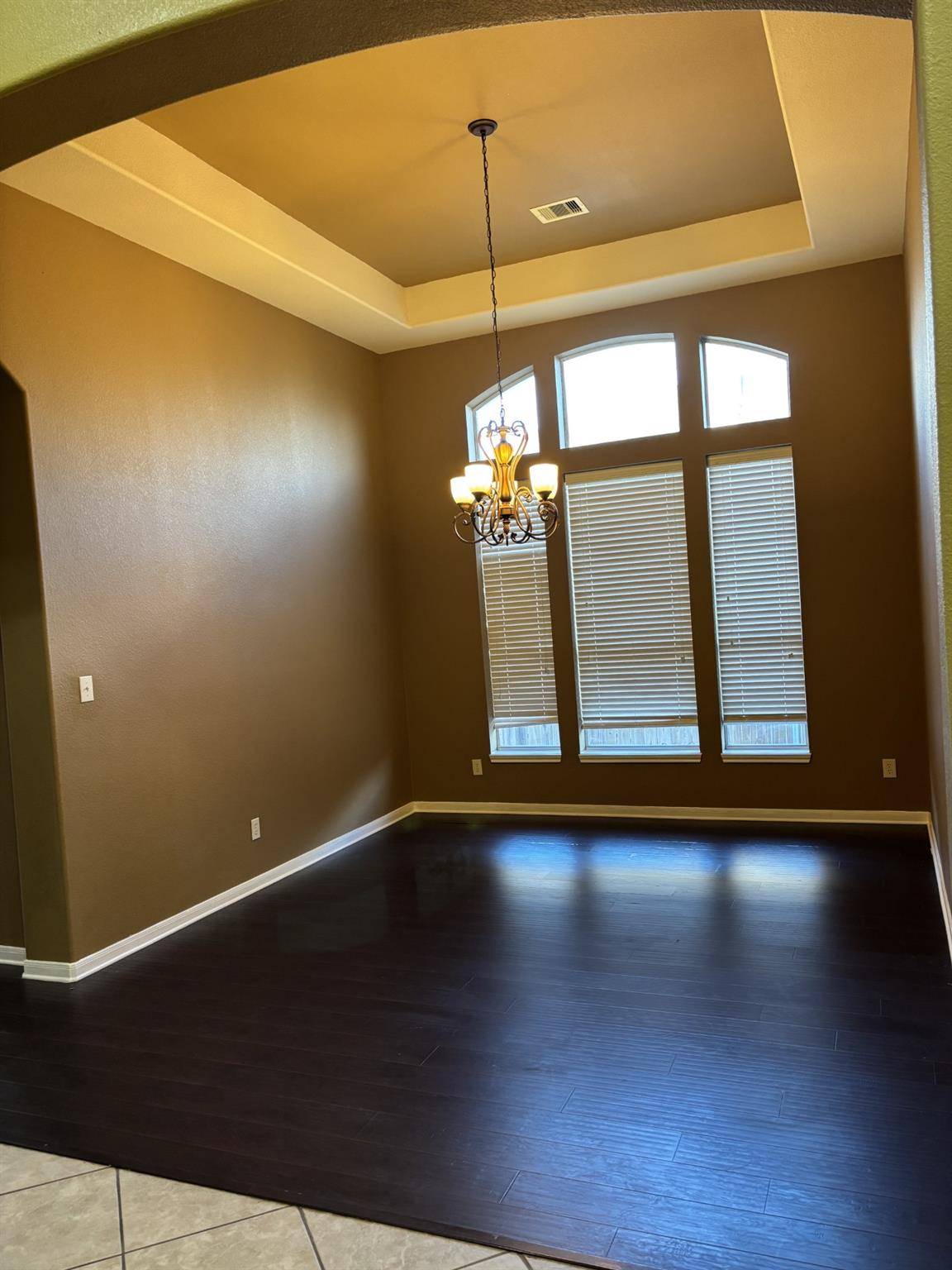 404 E Nakoma DR, Hutto, TX 78634