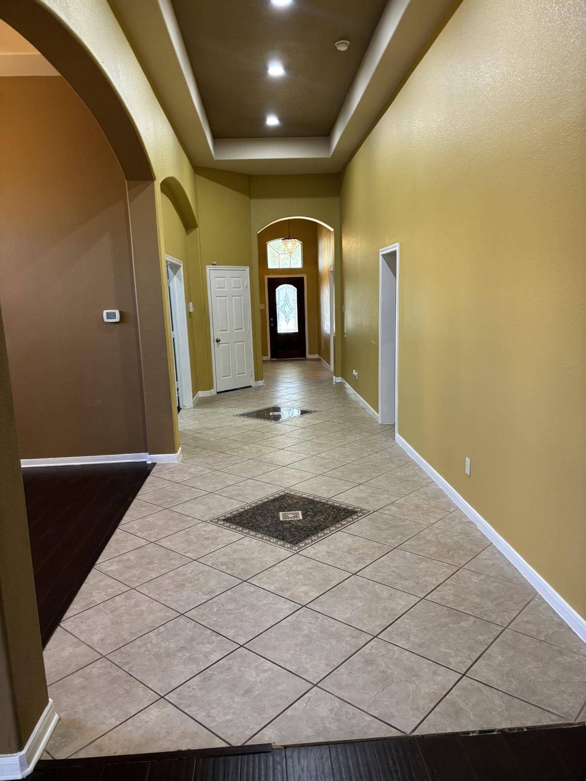404 E Nakoma DR, Hutto, TX 78634