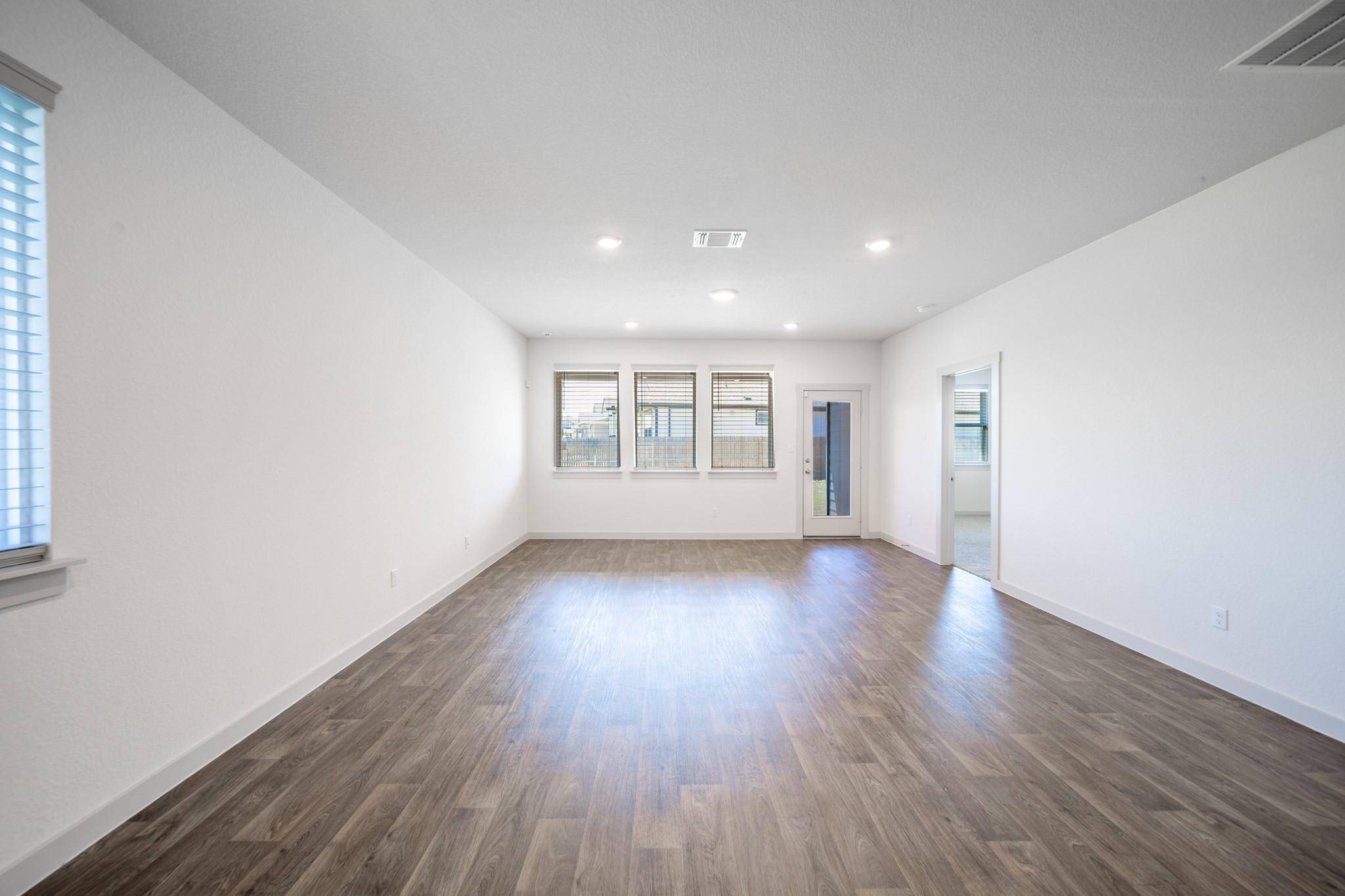 119 Big Cypress Bayou RD, Hutto, TX 78634