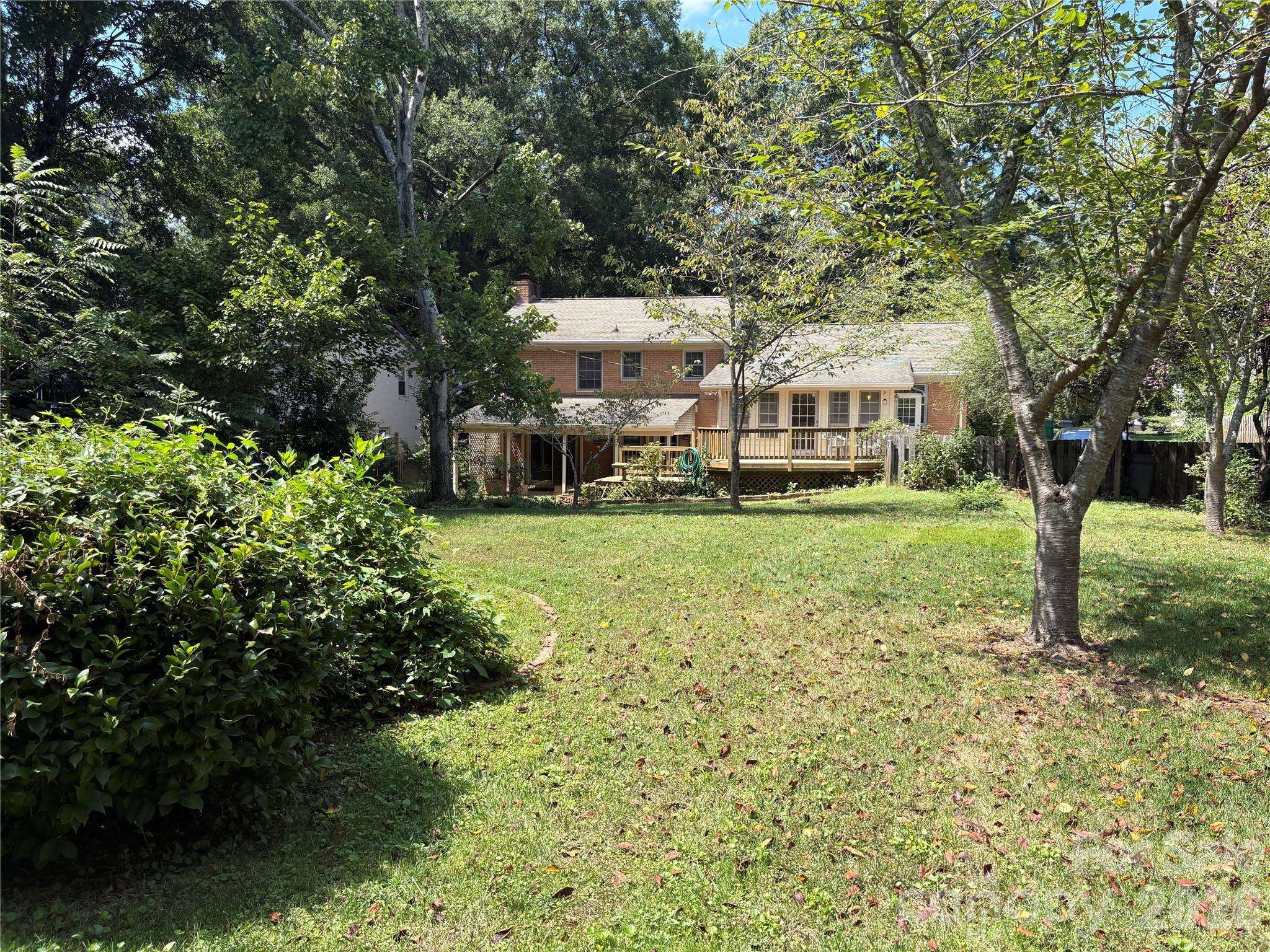 1215 Brockton LN, Charlotte, NC 28226