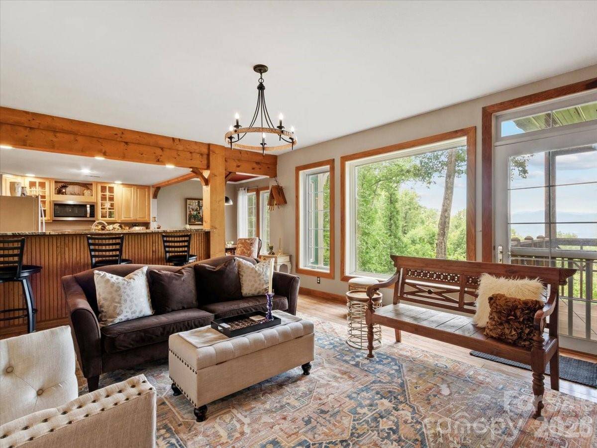 250 Creekside WAY #C202, Burnsville, NC 28714