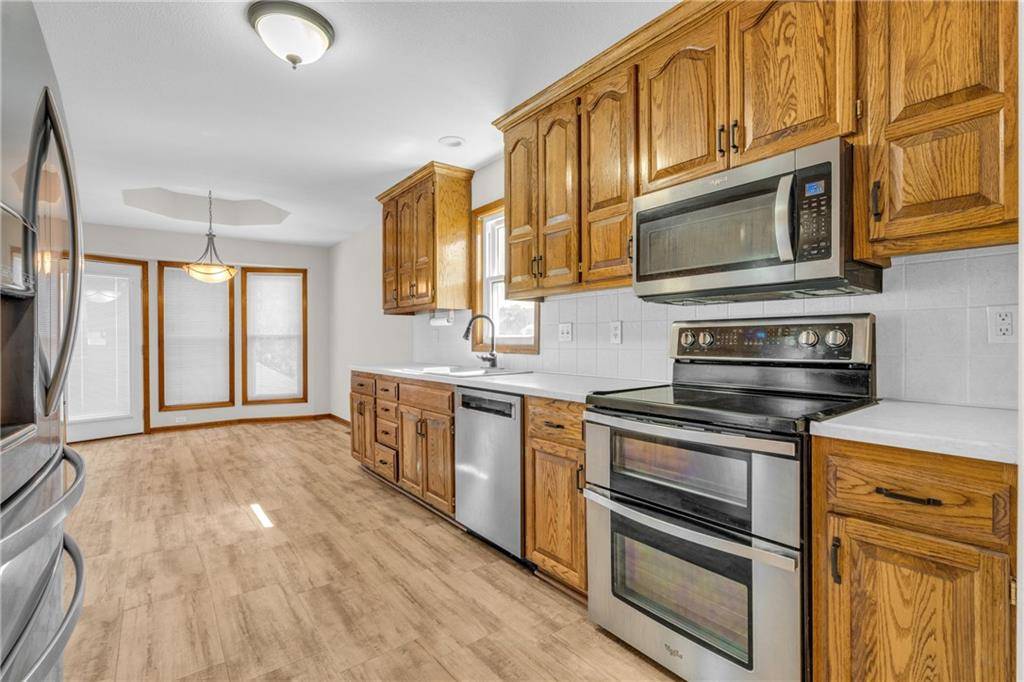 9613 N Locust DR, Kansas City, MO 64155