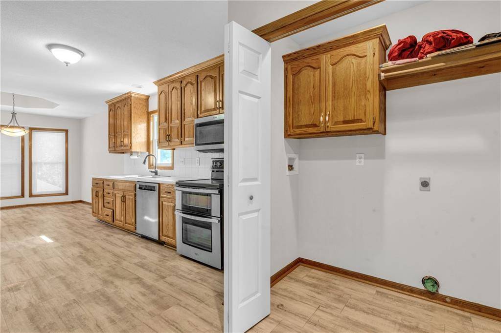 9613 N Locust DR, Kansas City, MO 64155