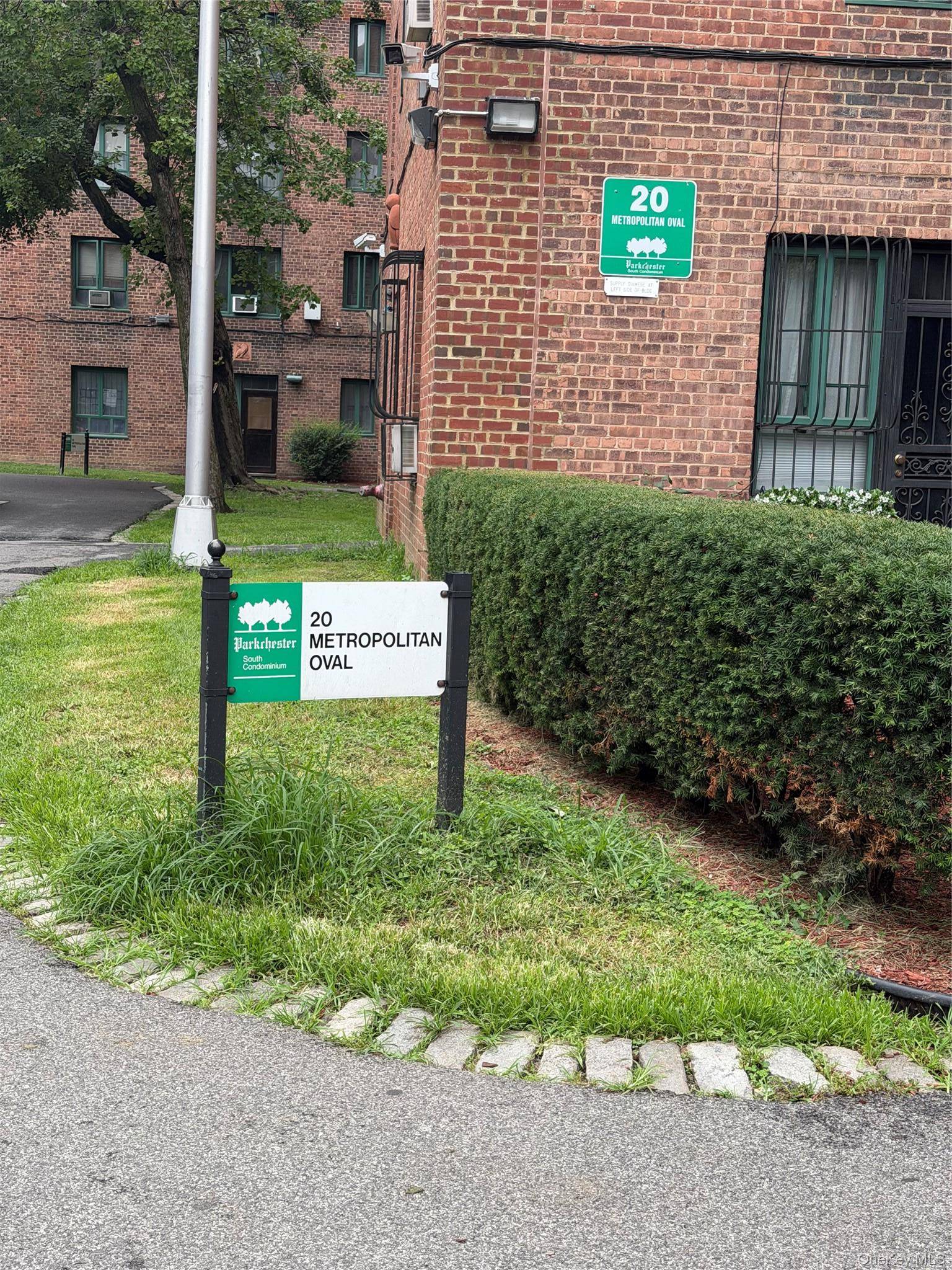 20 Metropolitan OVAL #5E, Bronx, NY 10462