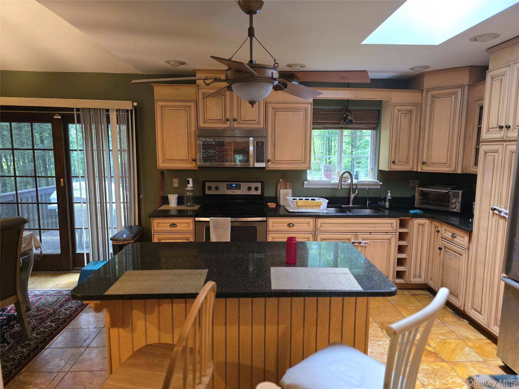 8 Kayleigh DR, New Paltz, NY 12561