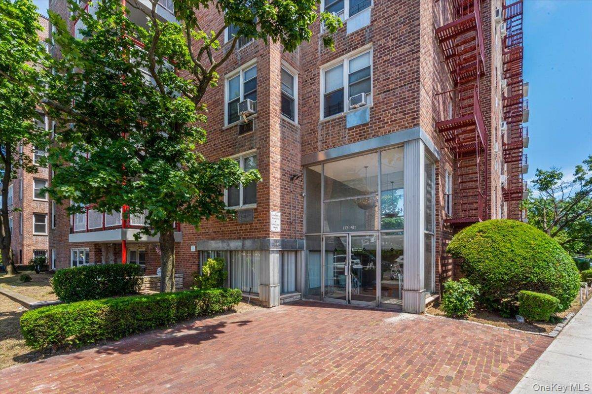 3425 150th Street #1J, Flushing, NY 11354