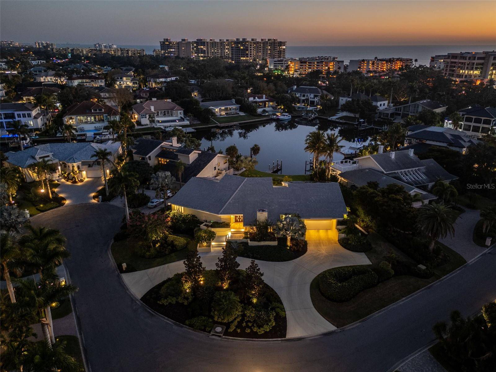 1571 HARBOR CAY LN, Longboat Key, FL 34228