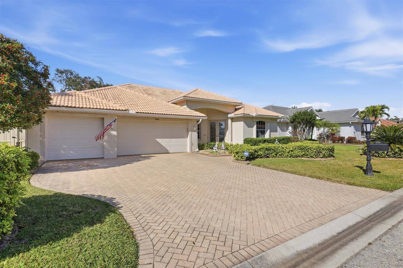 5608 EASTWIND DR, Sarasota, FL 34233