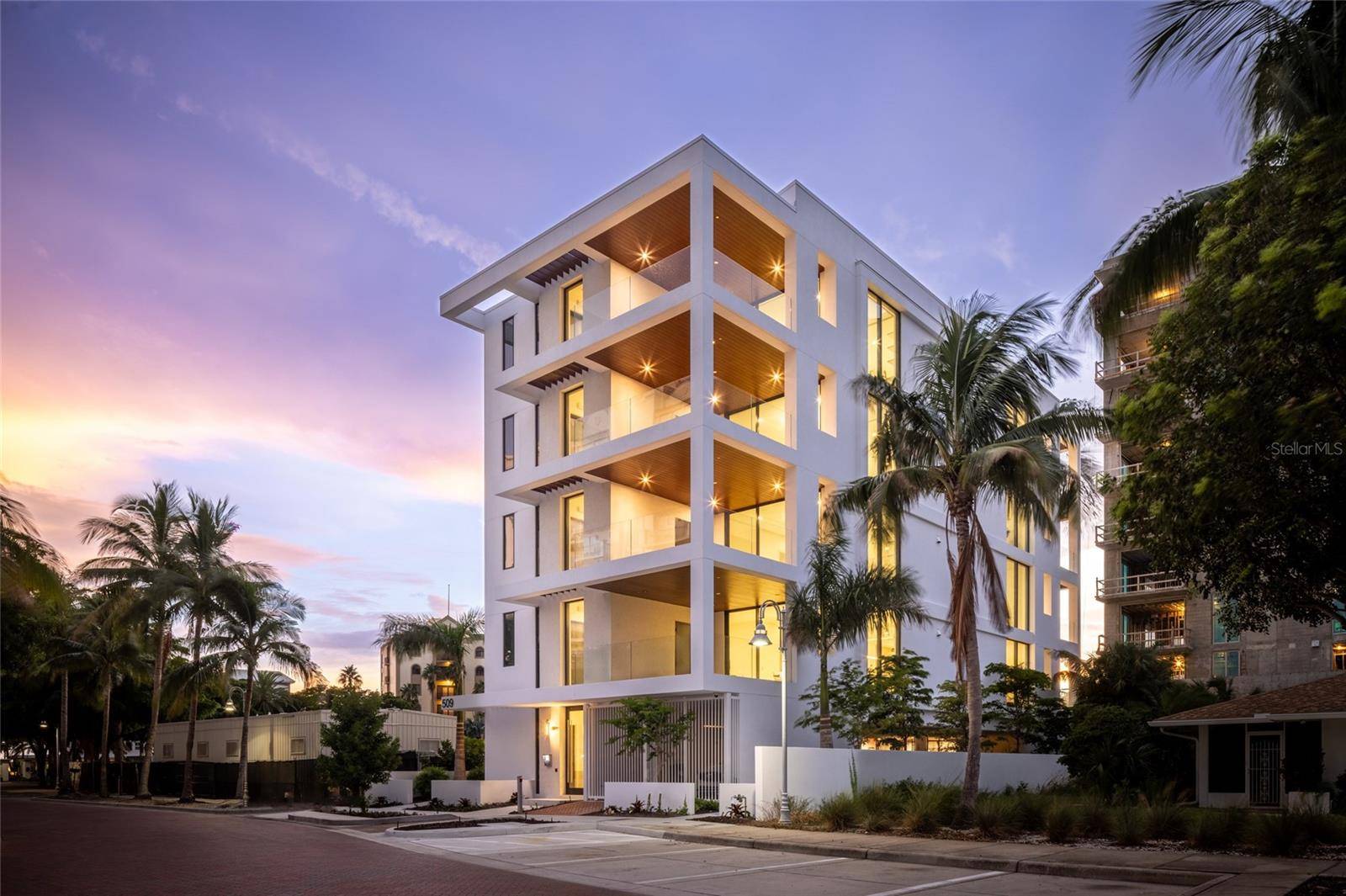 509 GOLDEN GATE PT #4, Sarasota, FL 34236