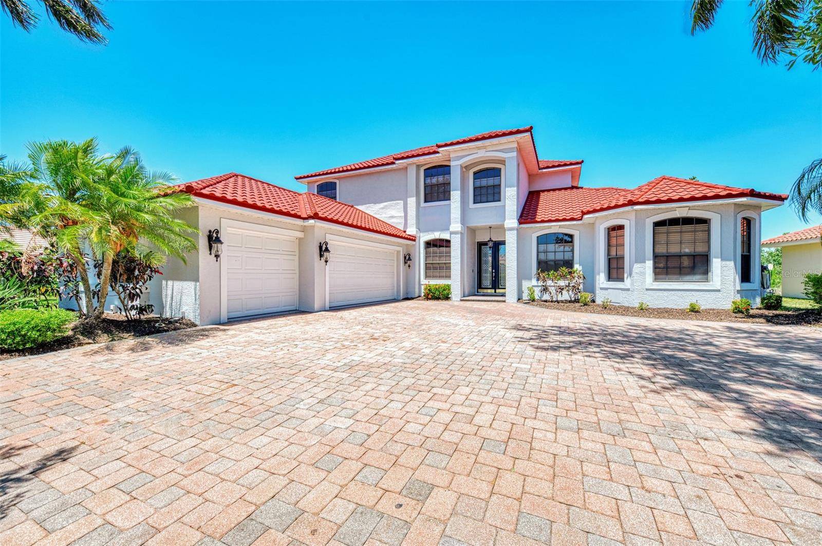 5684 EASTWIND DR, Sarasota, FL 34233