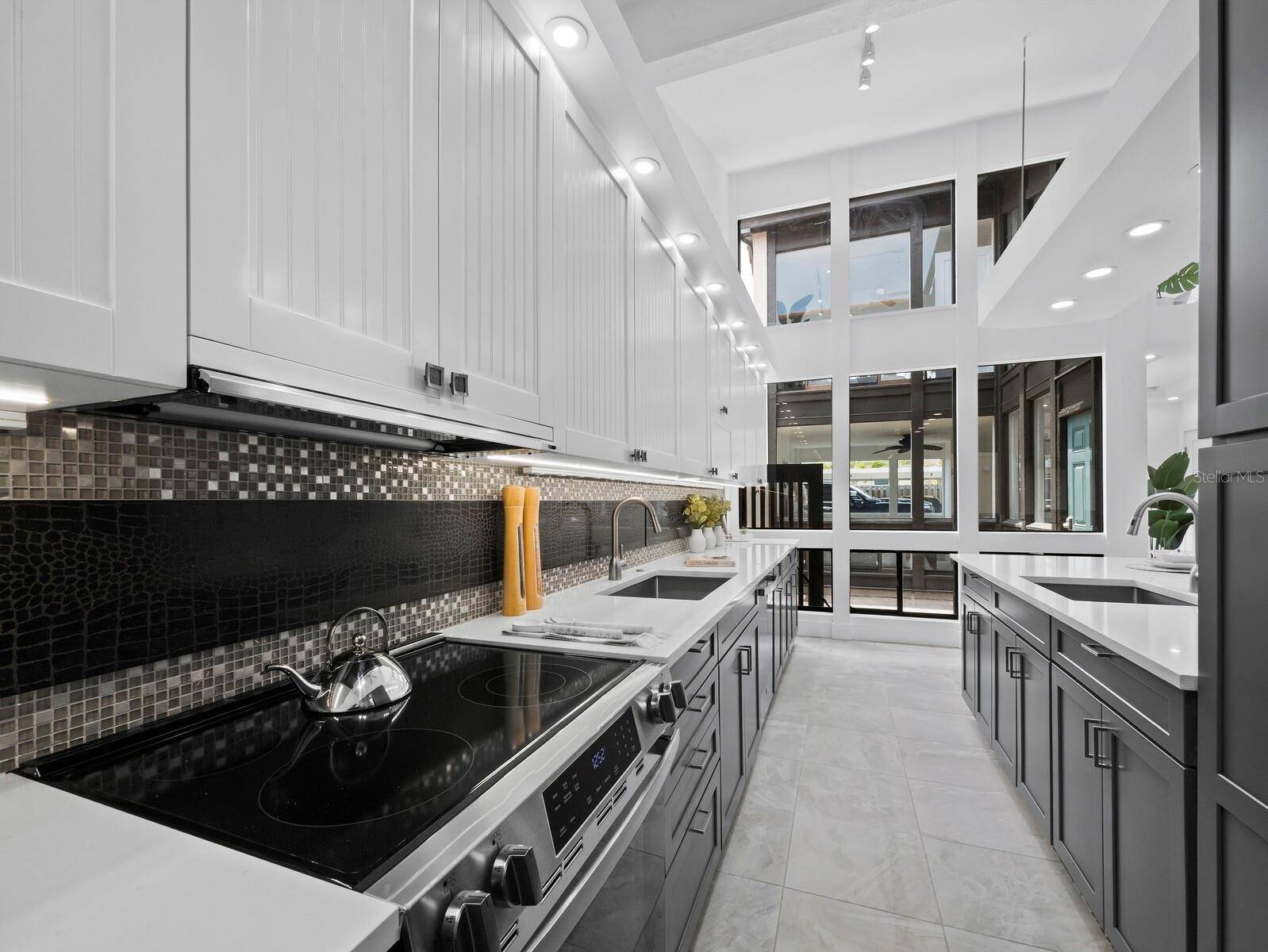 800 S BLVD OF THE PRESIDENTS #19, Sarasota, FL 34236