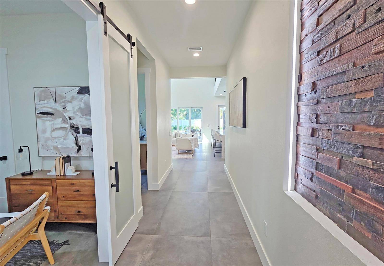 2475 BAY ST, Sarasota, FL 34237