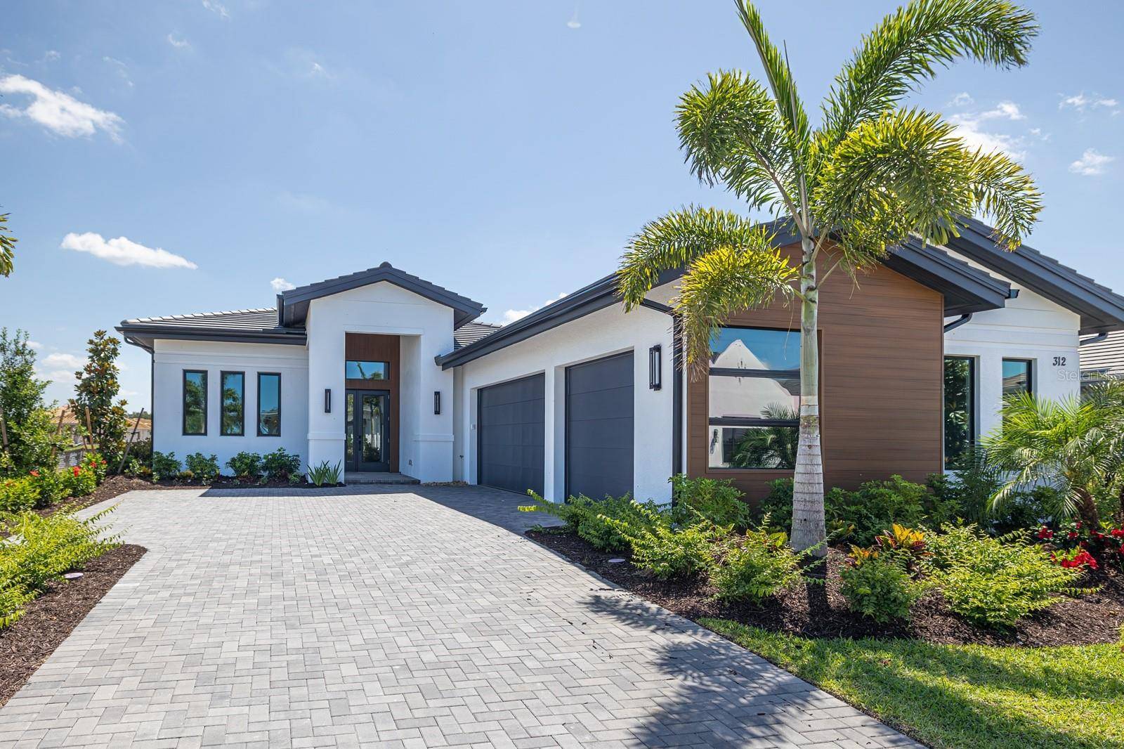 312 BLUE PEARL CT., Sarasota, FL 34240