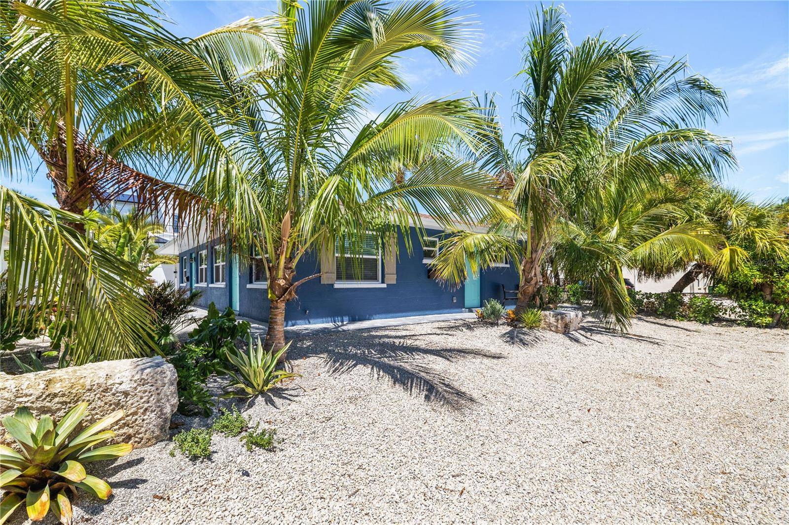 3016 GULF DR, Holmes Beach, FL 34217