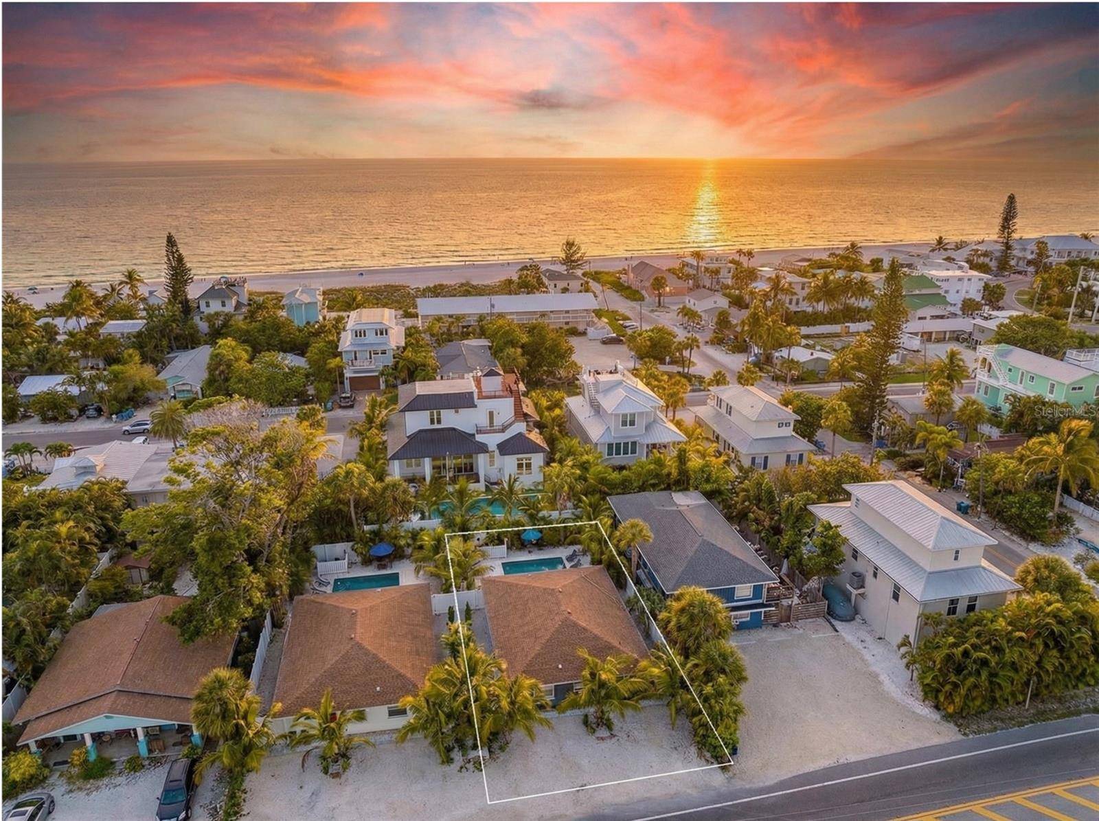 3016 GULF DR, Holmes Beach, FL 34217