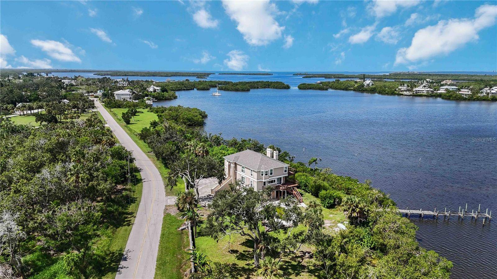 1470 BAYSHORE DR, Terra Ceia, FL 34250