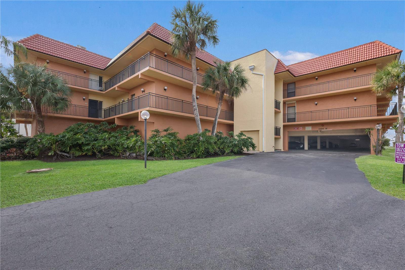6006 GULF DR #214, Holmes Beach, FL 34217