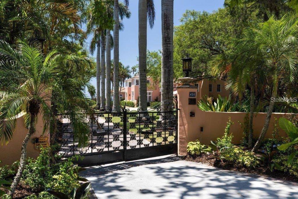 4511 BAY SHORE RD, Sarasota, FL 34234