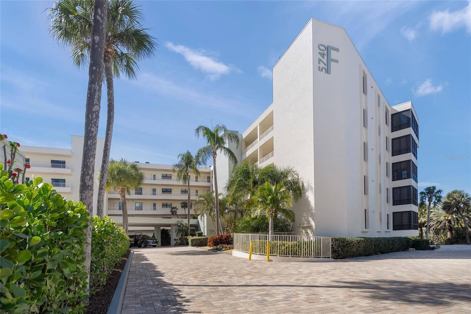 5740 MIDNIGHT PASS RD #104F, Sarasota, FL 34242