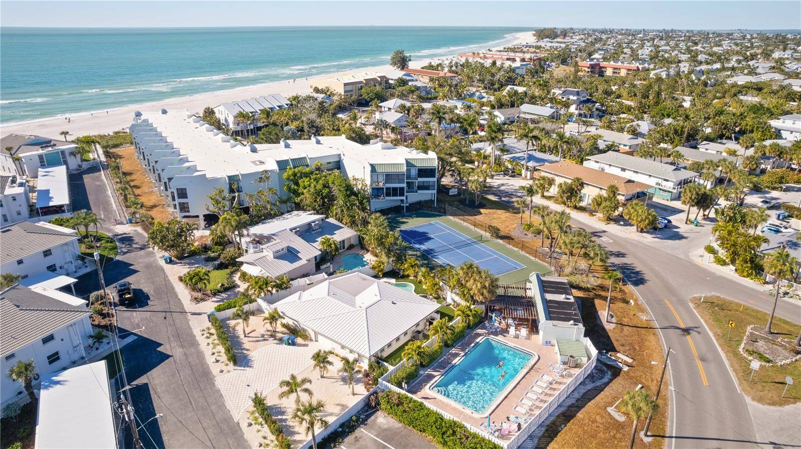 5608 GULF DR #104, Holmes Beach, FL 34217