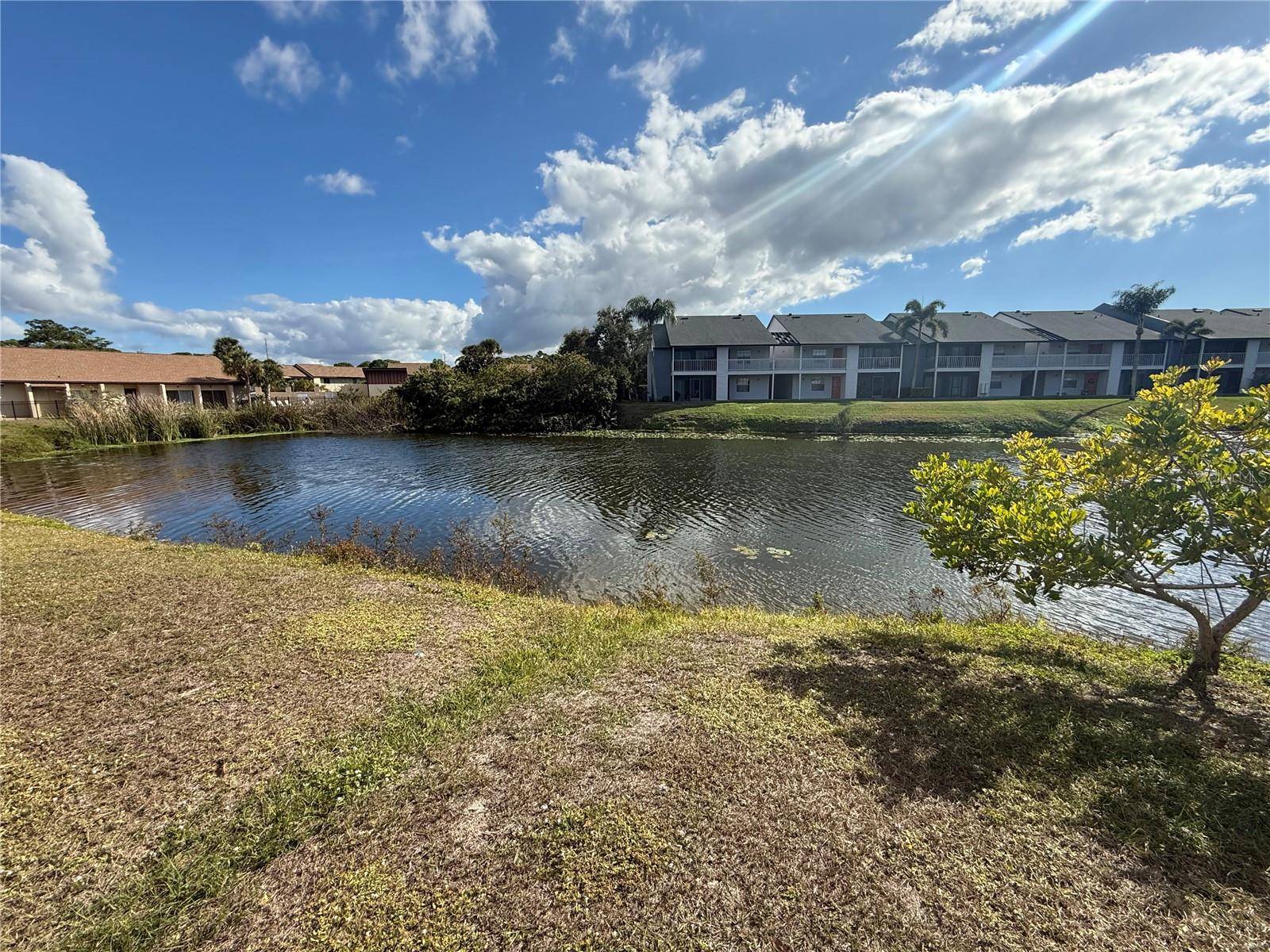 2636 HIDDEN LAKE DR N #H, Sarasota, FL 34237