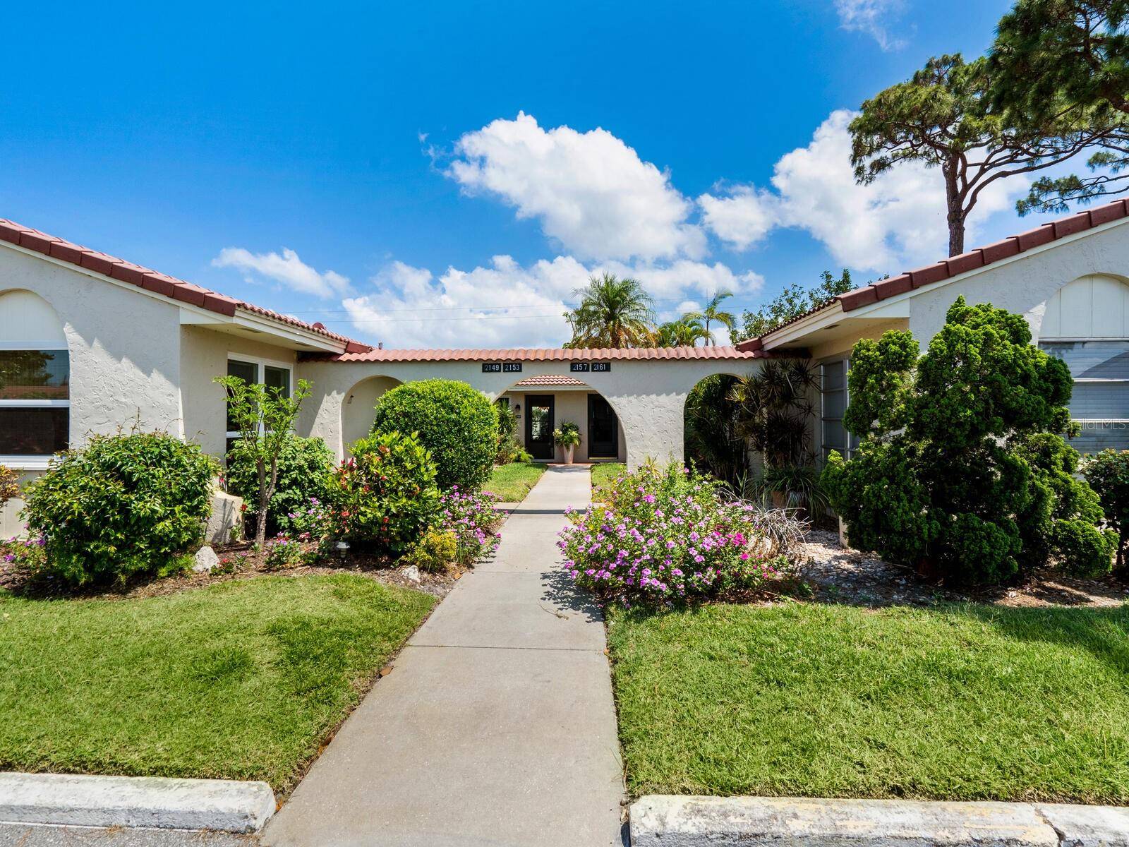 2153 PUEBLO CIR #V14, Sarasota, FL 34231