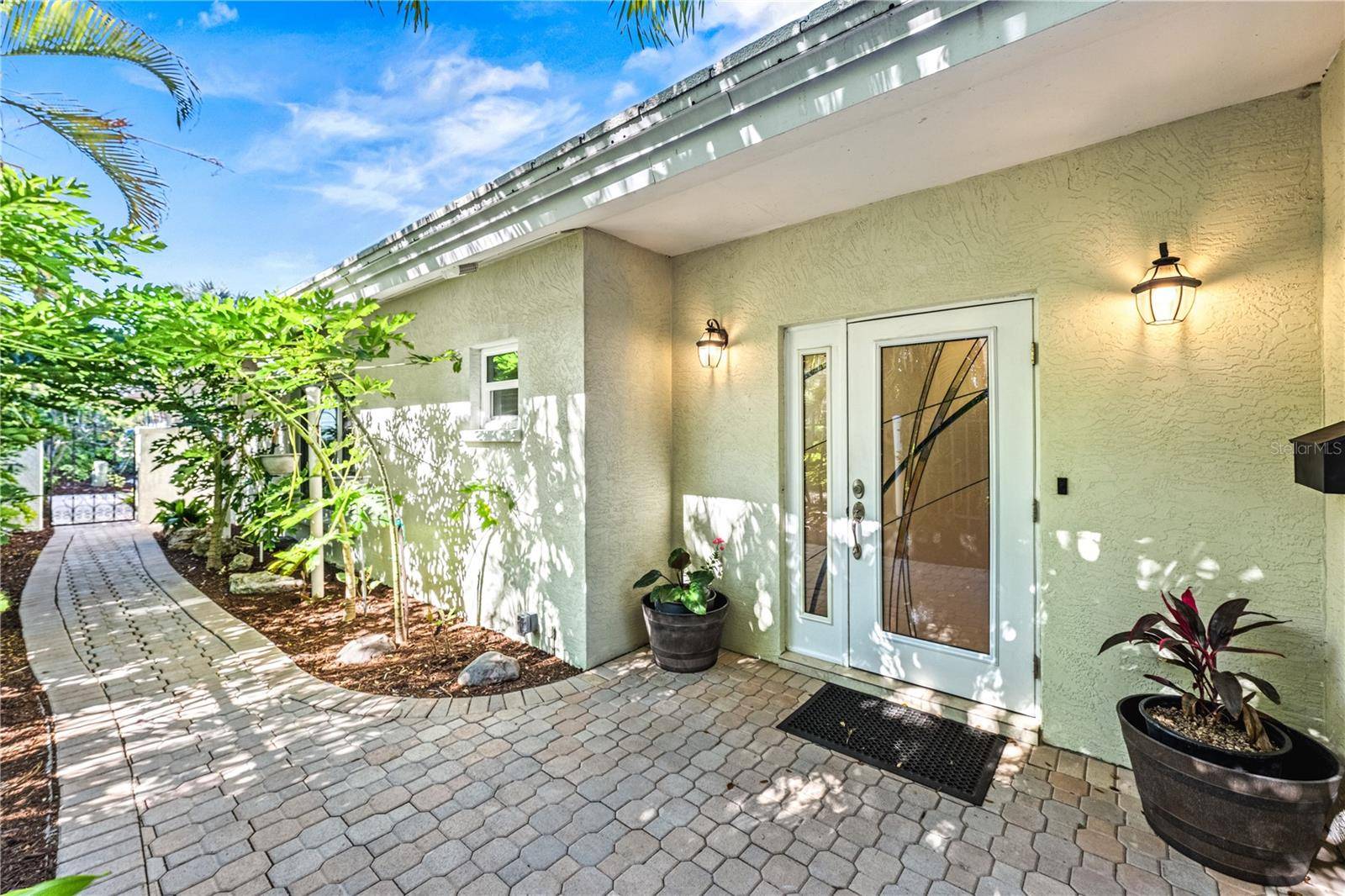1320 MOONMIST DR #B-11, Sarasota, FL 34242