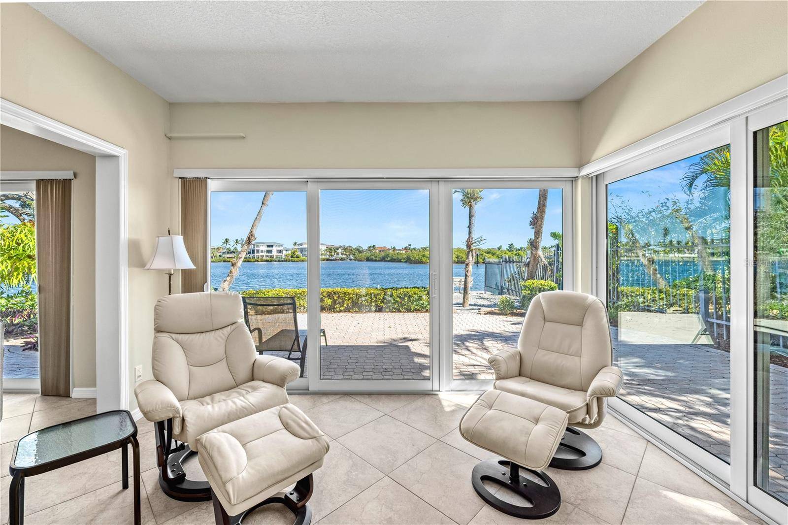 1320 MOONMIST DR #B-11, Sarasota, FL 34242