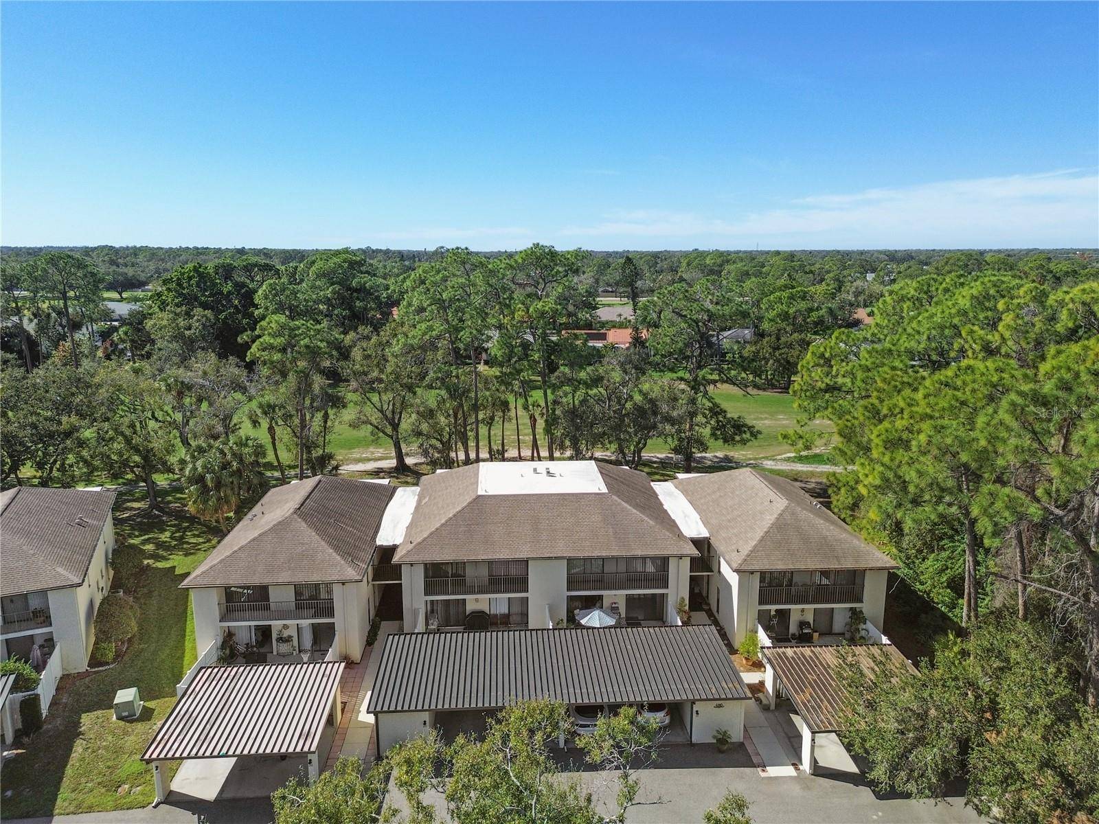 6110 COUNTRY CLUB WAY #204, Sarasota, FL 34243