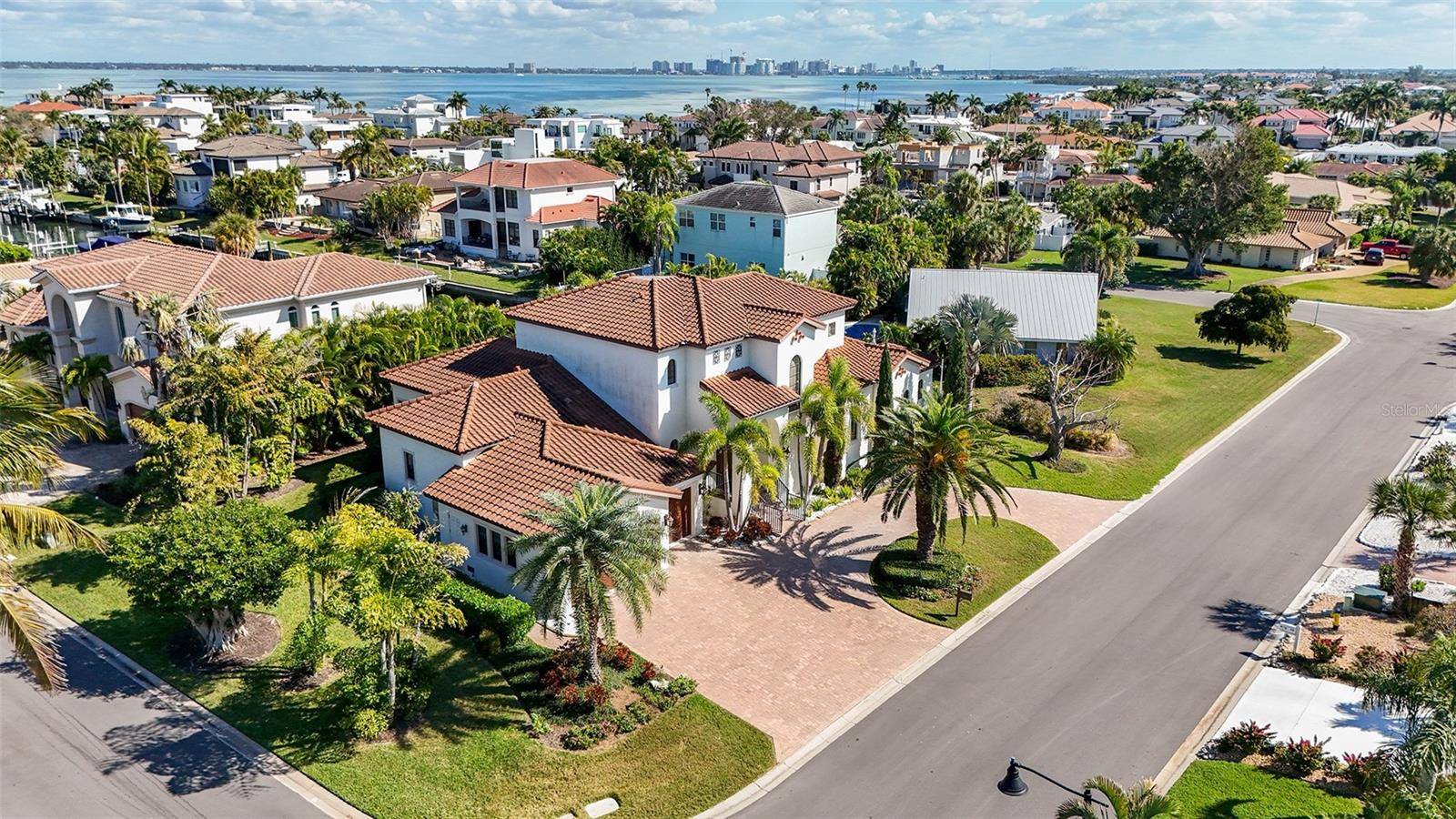 1005 BOGEY LN, Longboat Key, FL 34228
