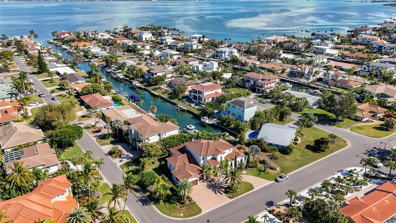 1005 BOGEY LN, Longboat Key, FL 34228