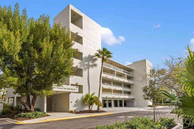 250 SANDS POINT RD #5203, Longboat Key, FL 34228