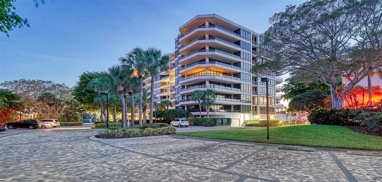 535 SANCTUARY DR #C807, Longboat Key, FL 34228