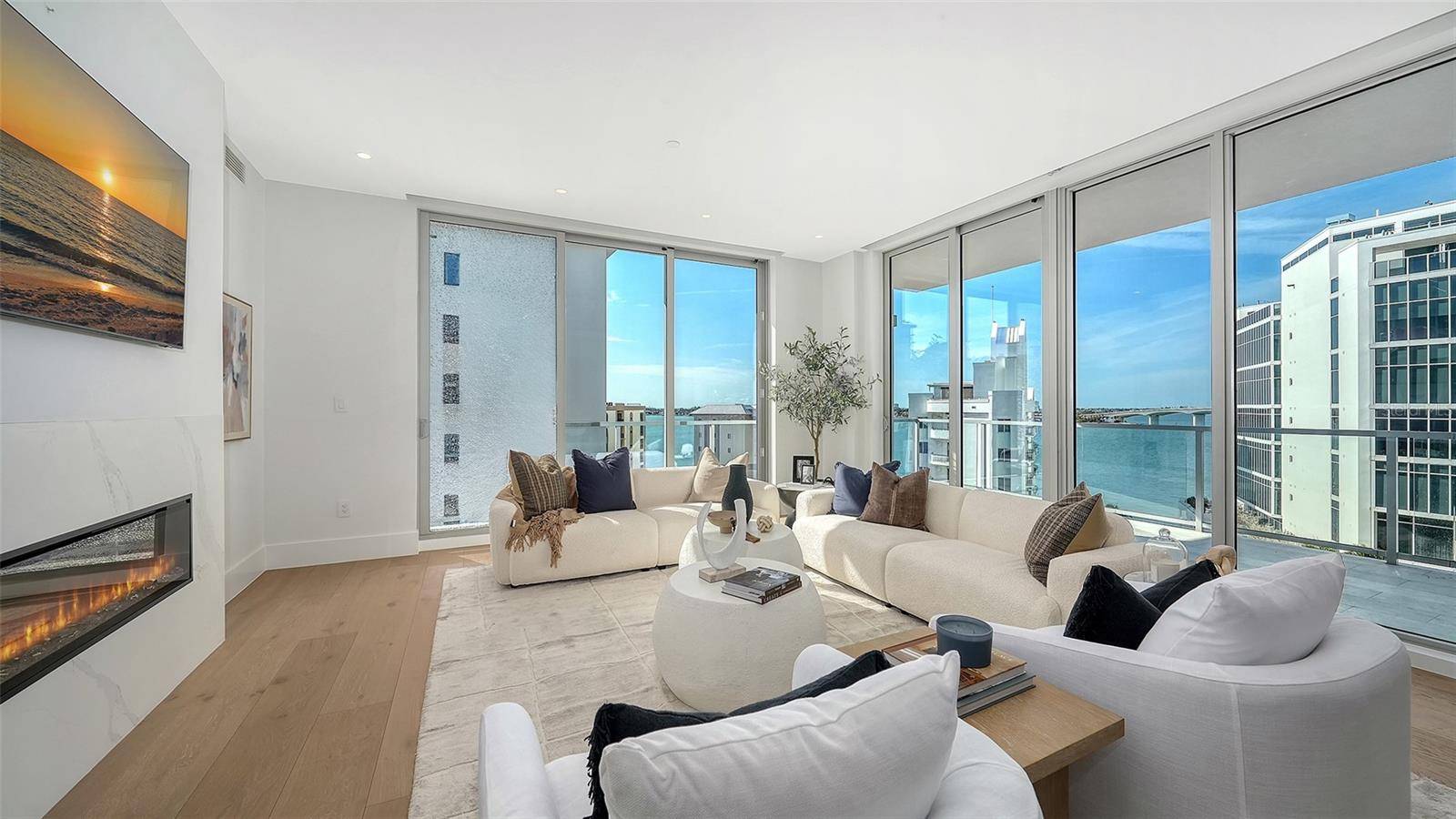 253 GOLDEN GATE POINT #703, Sarasota, FL 34236