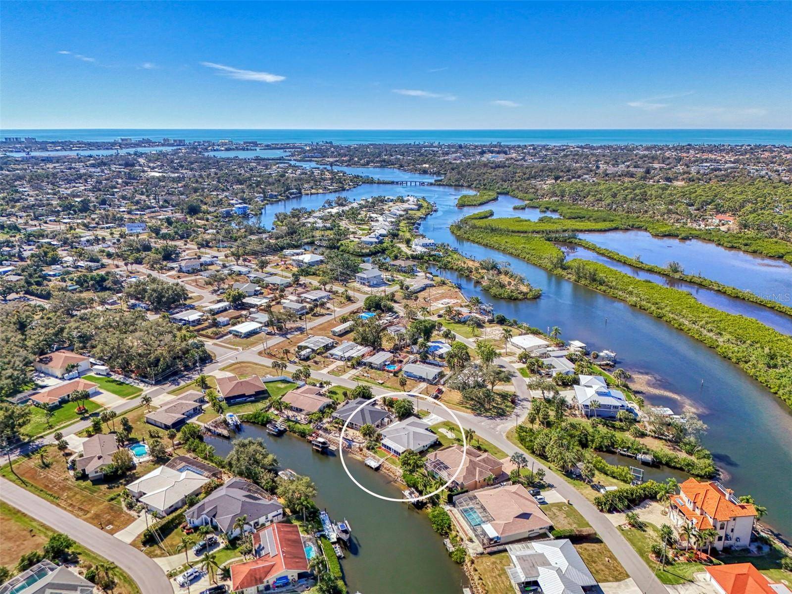 602 PORTIA ST N, Nokomis, FL 34275