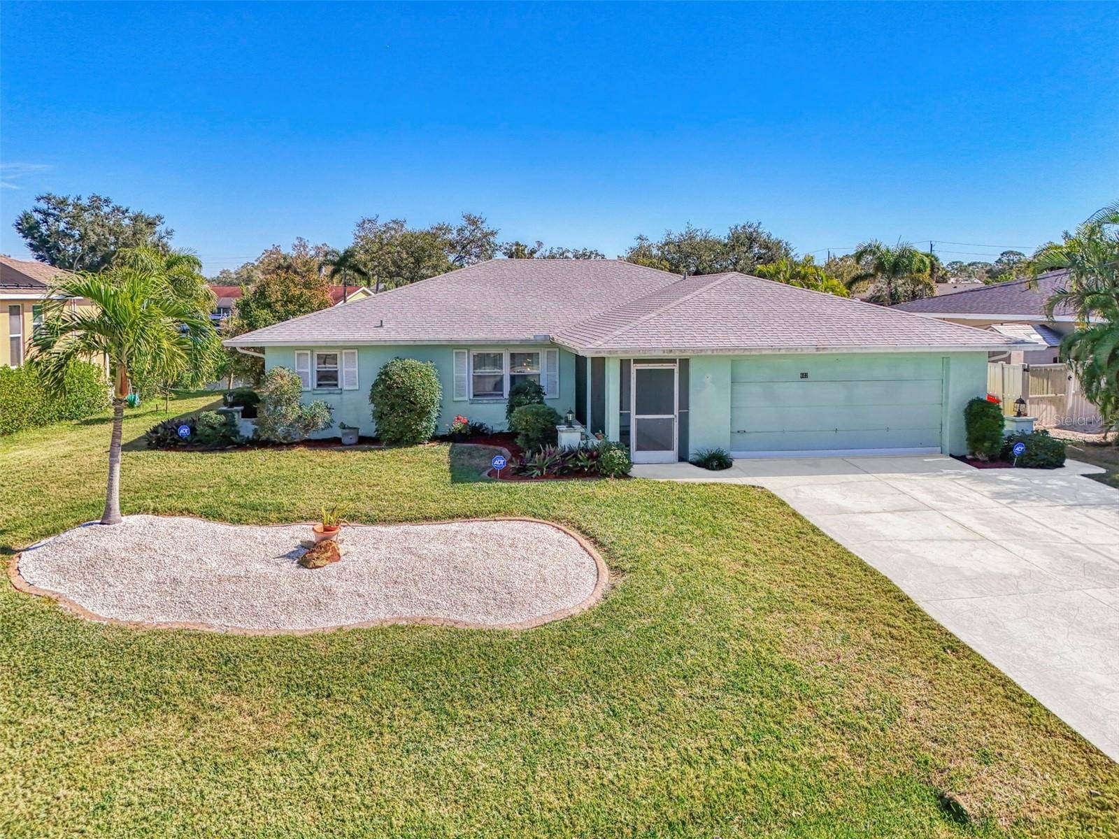 602 PORTIA ST N, Nokomis, FL 34275