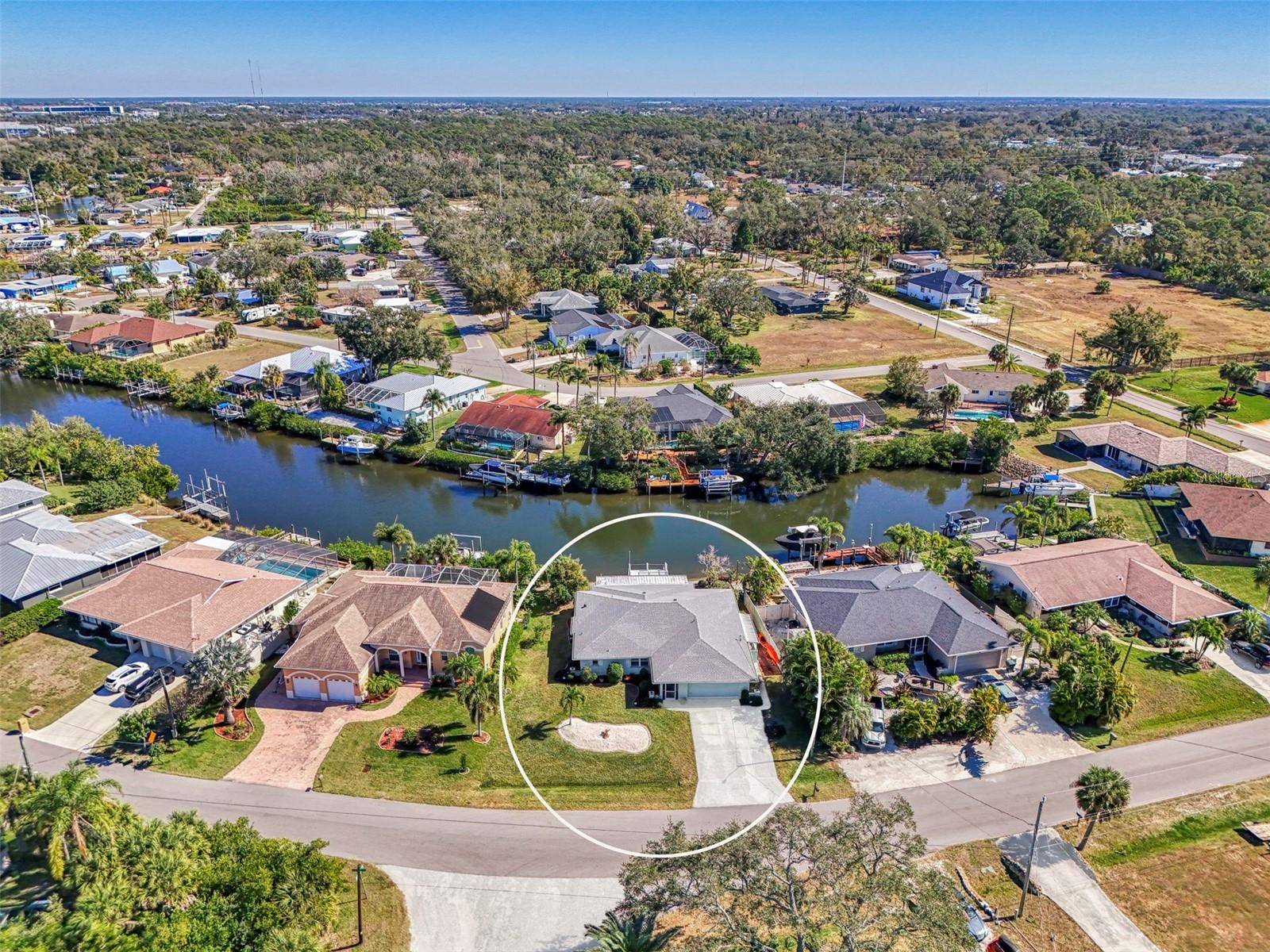 602 PORTIA ST N, Nokomis, FL 34275