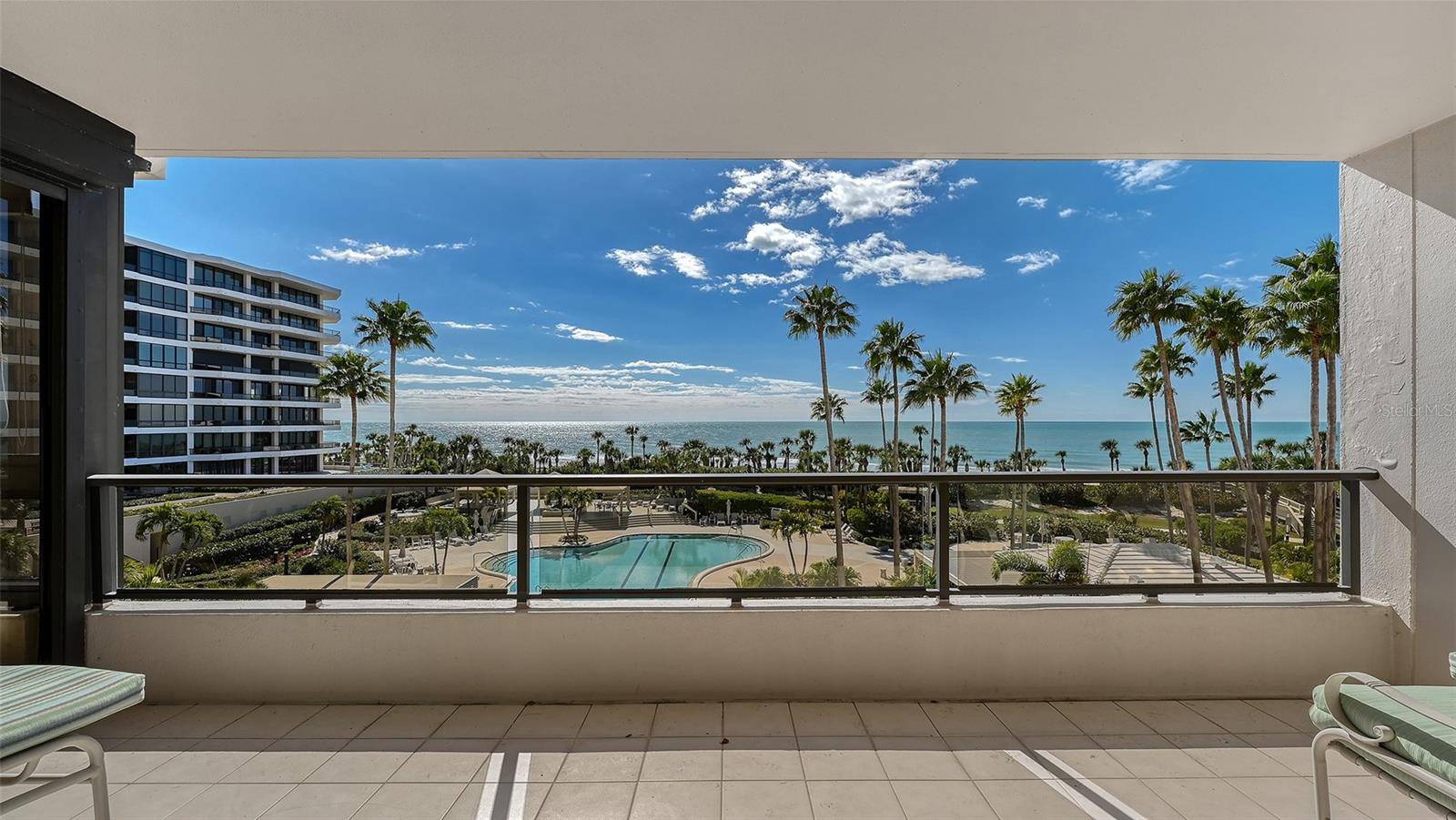 545 SANCTUARY DR #B305, Longboat Key, FL 34228