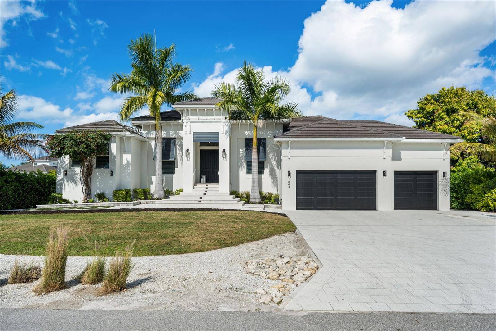 1643 STANFORD LN, Sarasota, FL 34231